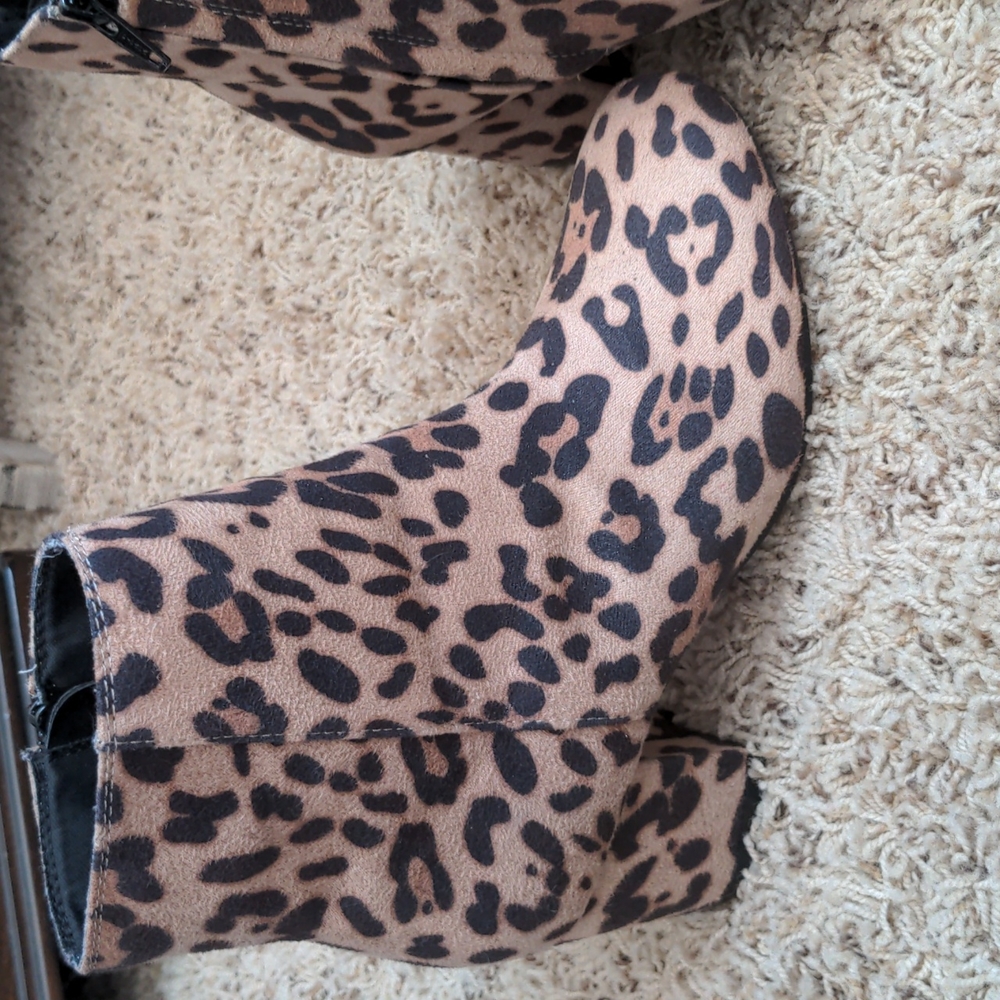 Perfect leopard boots! - Picture 2 of 5
